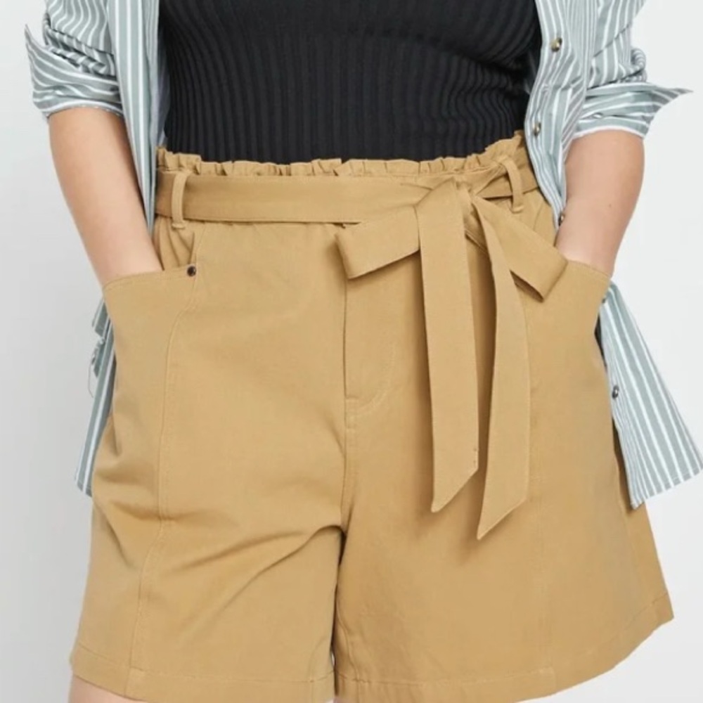 Universal Standard M 18/20 Tan Harbor Stretch Twill Paper Bag Shorts